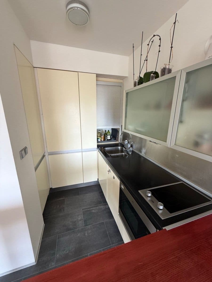 Pronájem bytu 1+kk 35 m², Nad Šestikopy, Praha, Praha Pronájem bytu 1+kk 35 m², Nad Šestikopy, Praha, Praha