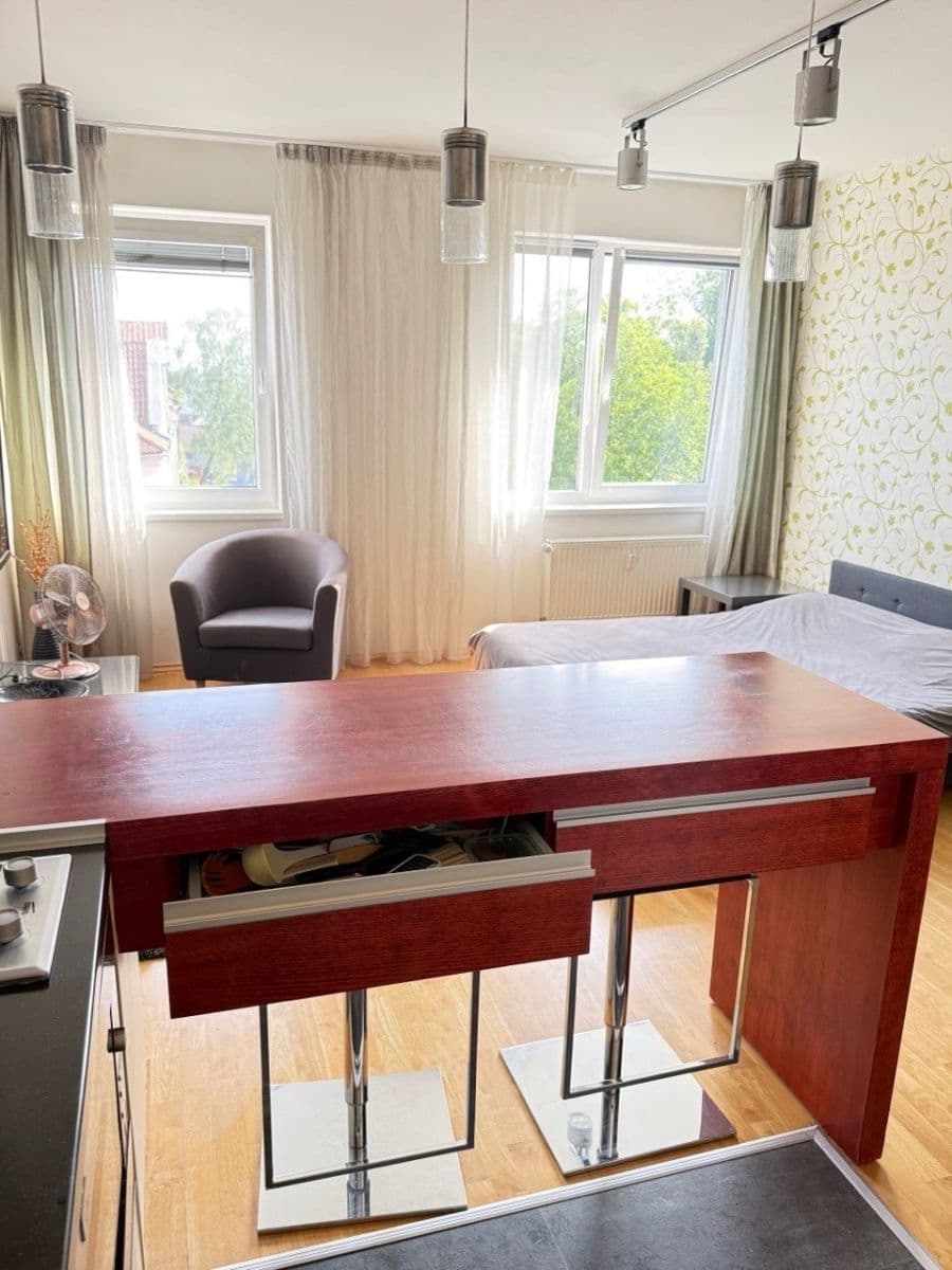 Pronájem bytu 1+kk 35 m², Nad Šestikopy, Praha, Praha Pronájem bytu 1+kk 35 m², Nad Šestikopy, Praha, Praha