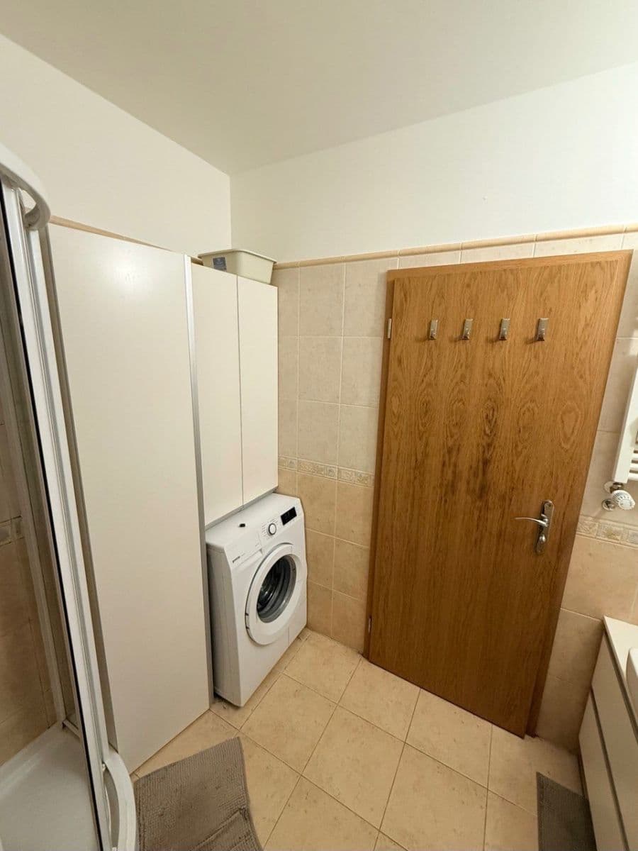 Pronájem bytu 1+kk 35 m², Nad Šestikopy, Praha, Praha Pronájem bytu 1+kk 35 m², Nad Šestikopy, Praha, Praha