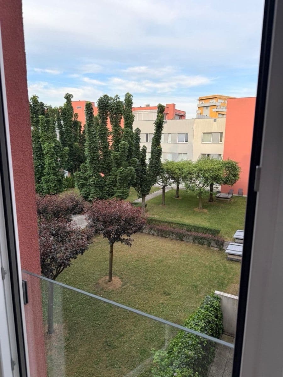 Pronájem bytu 1+kk 35 m², Nad Šestikopy, Praha, Praha Pronájem bytu 1+kk 35 m², Nad Šestikopy, Praha, Praha