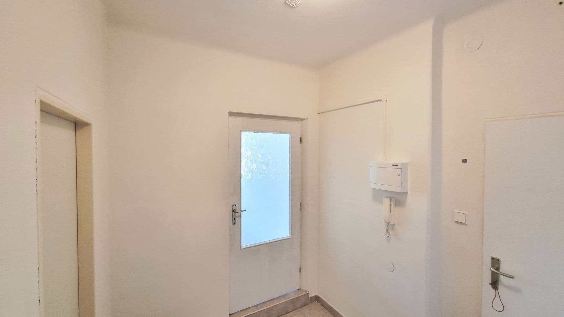 Pronájem bytu 1+kk 36 m², Kollárova, Liberec, Liberecký kraj Pronájem bytu 1+kk 36 m², Kollárova, Liberec, Liberecký kraj