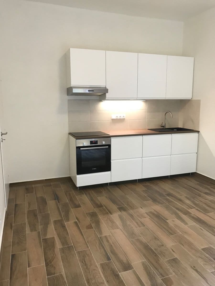 Pronájem bytu 2+kk 43 m², Krymská, Praha, Praha Pronájem bytu 2+kk 43 m², Krymská, Praha, Praha