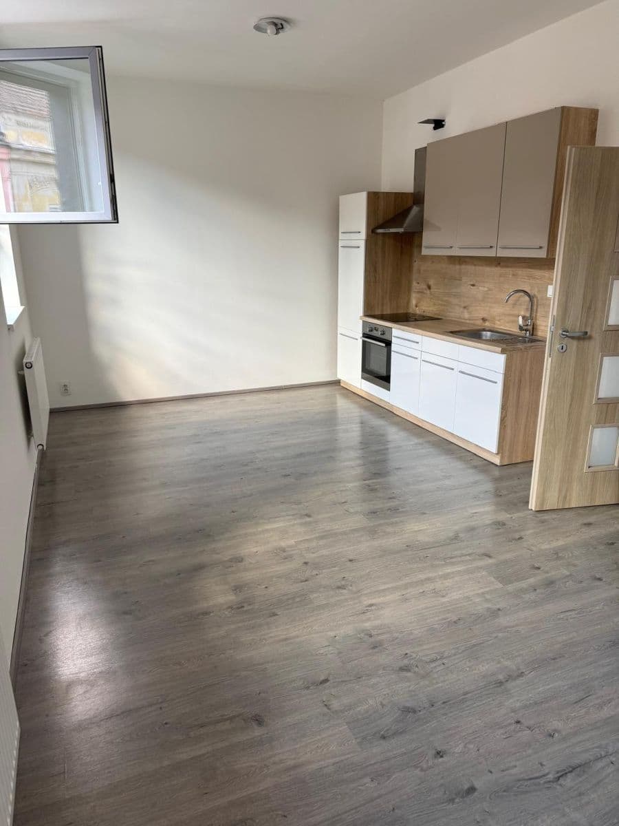 Pronájem bytu 2+kk 54 m², Rubešova, Plzeň, Plzeňský kraj Pronájem bytu 2+kk 54 m², Rubešova, Plzeň, Plzeňský kraj