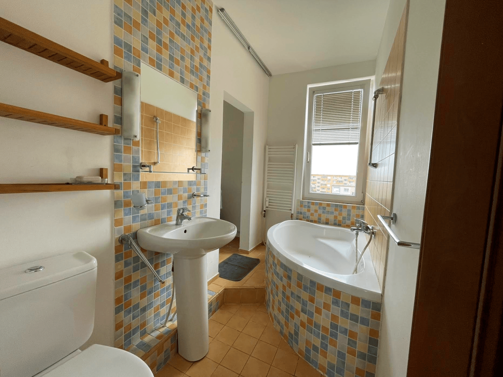 Prodej bytu 4+1 84 m², Dunajské nábrežie, Komárno, Nitriansky kraj Prodej bytu 4+1 84 m², Dunajské nábrežie, Komárno, Nitriansky kraj