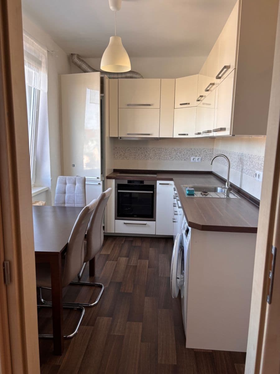 Pronájem bytu 2+1 56 m², Bludovická, Praha, Praha Pronájem bytu 2+1 56 m², Bludovická, Praha, Praha