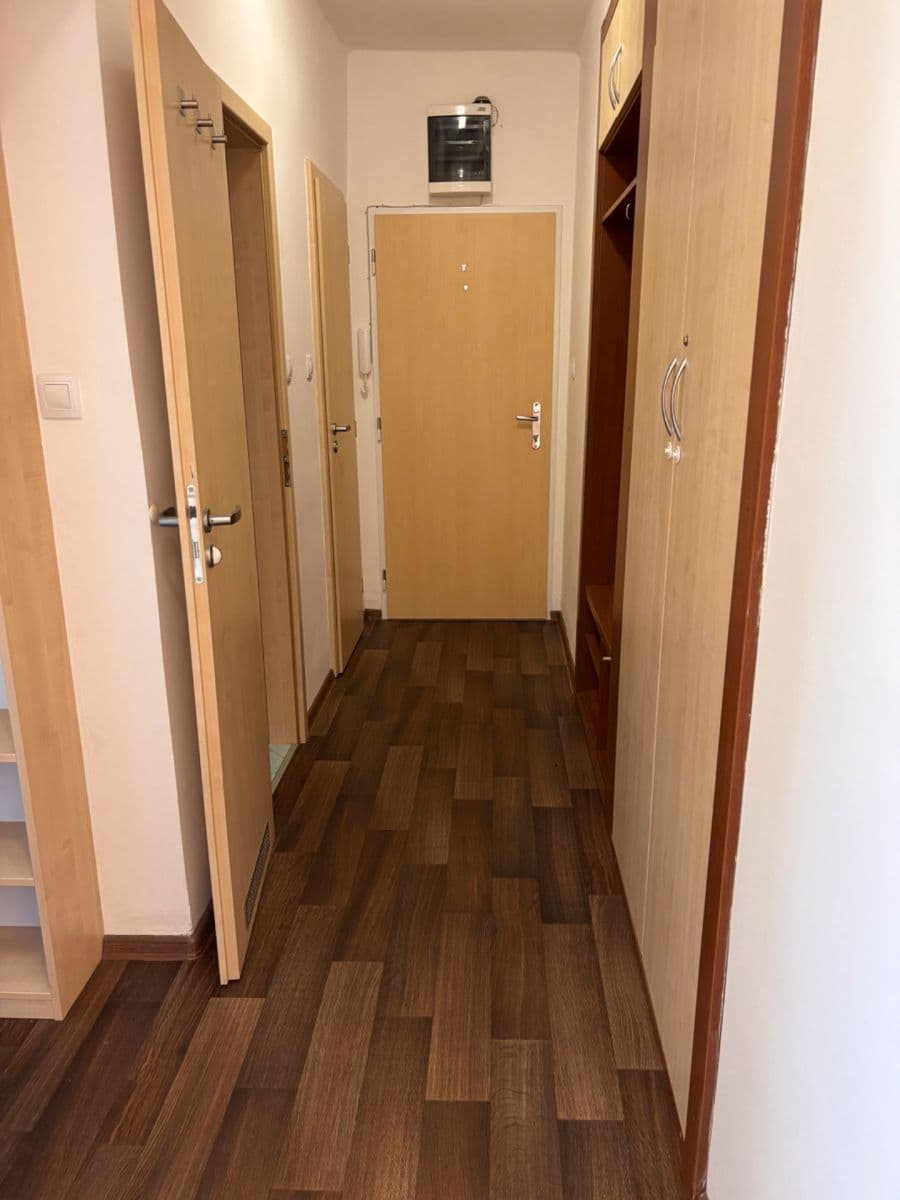 Pronájem bytu 2+1 56 m², Bludovická, Praha, Praha Pronájem bytu 2+1 56 m², Bludovická, Praha, Praha