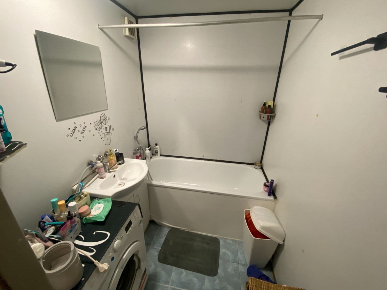 Prodej bytu 1+1 35 m², Jefremovská, Liptovský Mikuláš, Žilinský kraj Prodej bytu 1+1 35 m², Jefremovská, Liptovský Mikuláš, Žilinský kraj