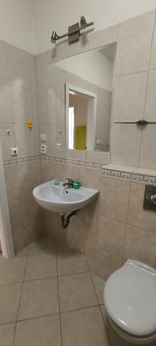 Pronájem bytu 2+kk 47 m², Mattioliho, Praha, Praha Pronájem bytu 2+kk 47 m², Mattioliho, Praha, Praha