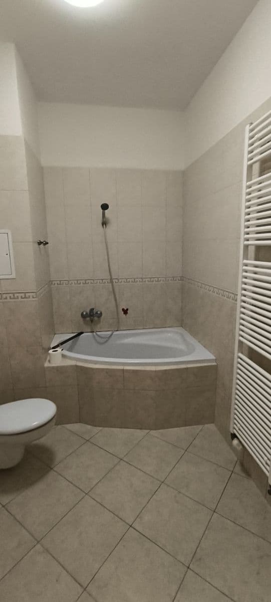 Pronájem bytu 2+kk 47 m², Mattioliho, Praha, Praha Pronájem bytu 2+kk 47 m², Mattioliho, Praha, Praha