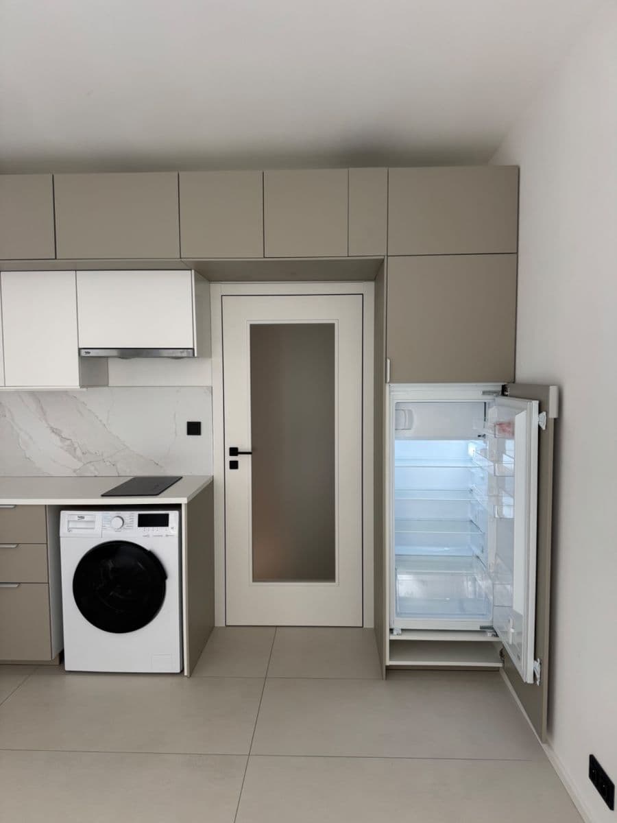Pronájem bytu 1+kk 29 m², Krymská, Praha, Praha Pronájem bytu 1+kk 29 m², Krymská, Praha, Praha