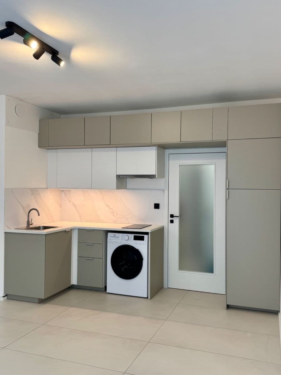 Pronájem bytu 1+kk 29 m², Krymská, Praha, Praha Pronájem bytu 1+kk 29 m², Krymská, Praha, Praha