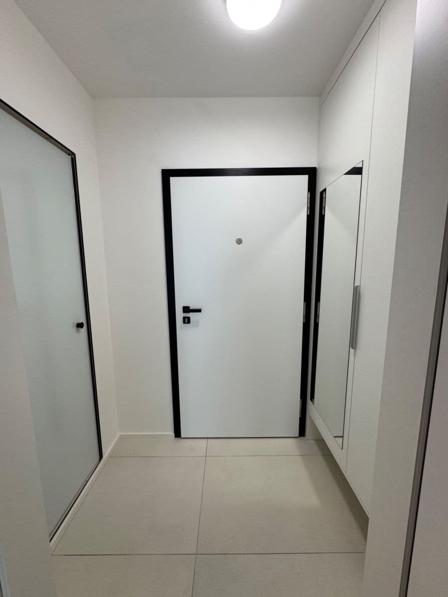 Pronájem bytu 1+kk 29 m², Krymská, Praha, Praha Pronájem bytu 1+kk 29 m², Krymská, Praha, Praha