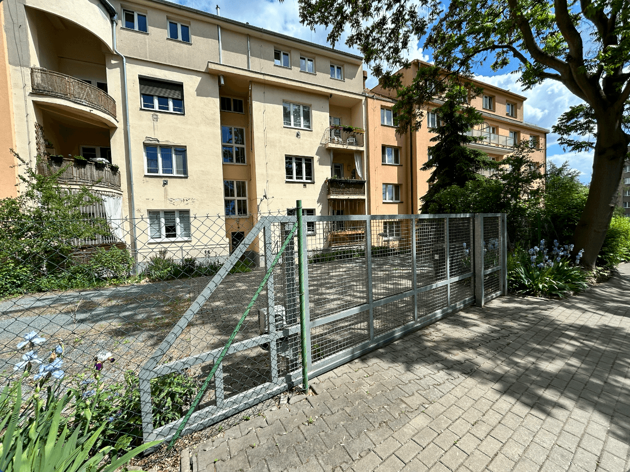 Pronájem garáže 13 m², Spojovací, Praha, Praha Pronájem garáže 13 m², Spojovací, Praha, Praha
