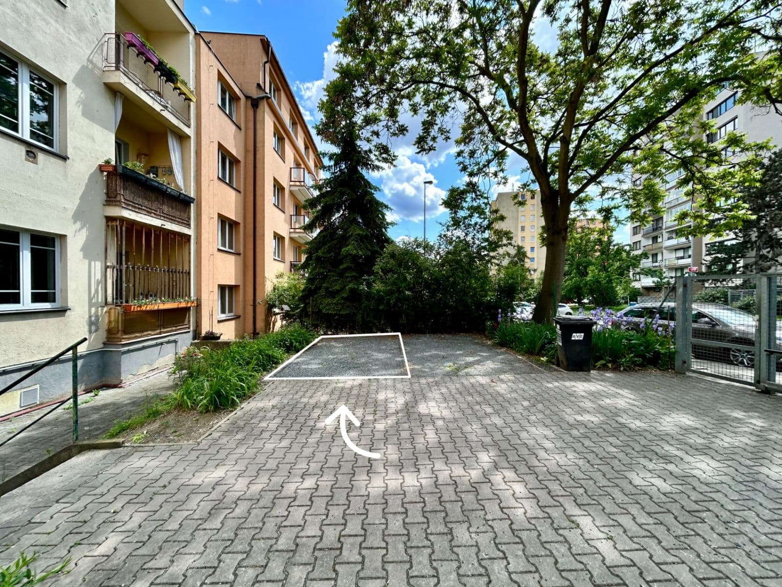 Pronájem garáže 13 m², Spojovací, Praha, Praha Pronájem garáže 13 m², Spojovací, Praha, Praha