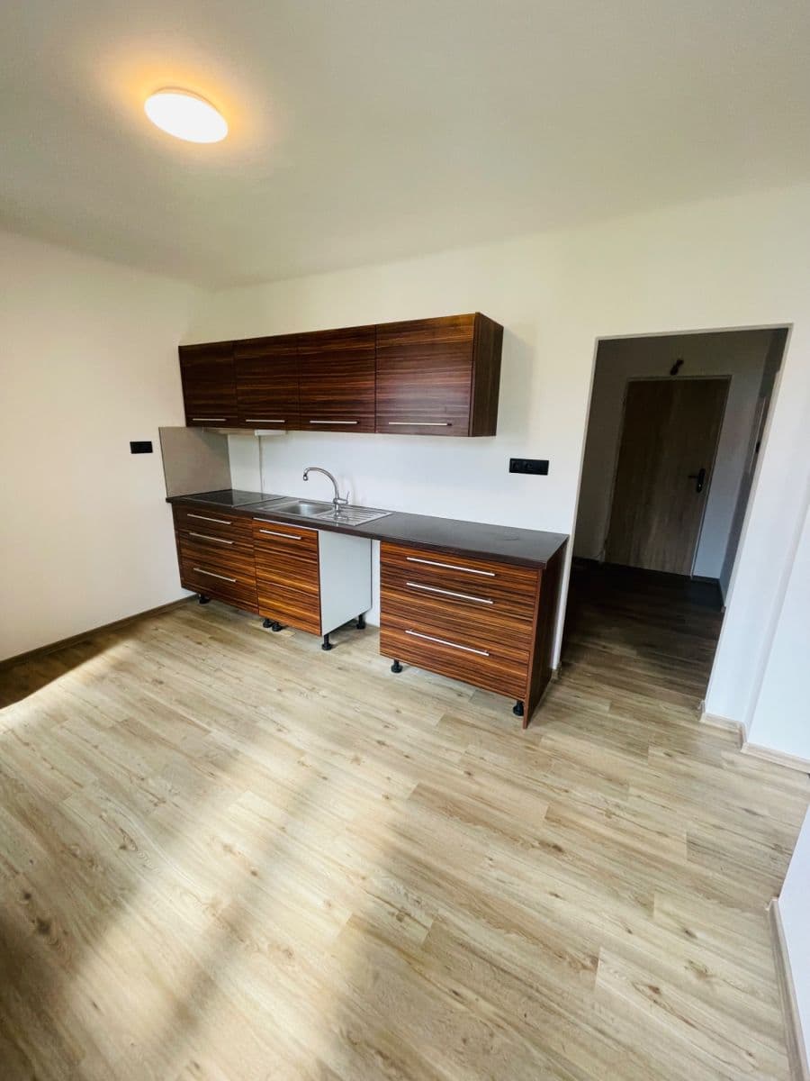 Pronájem bytu 2+1 63 m², Komenského, Písek, Jihočeský kraj Pronájem bytu 2+1 63 m², Komenského, Písek, Jihočeský kraj