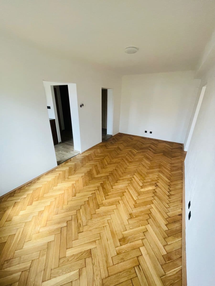 Pronájem bytu 2+1 63 m², Komenského, Písek, Jihočeský kraj Pronájem bytu 2+1 63 m², Komenského, Písek, Jihočeský kraj