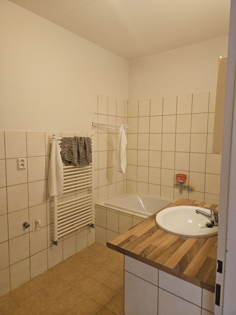 Pronájem bytu 2+kk 55 m², Volmanova, Čelákovice, Středočeský kraj Pronájem bytu 2+kk 55 m², Volmanova, Čelákovice, Středočeský kraj