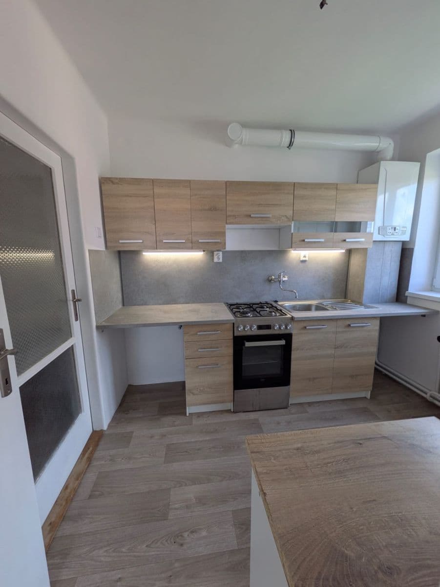 Pronájem bytu 3+1 65 m², Vrchlického, Roudnice nad Labem, Ústecký kraj Pronájem bytu 3+1 65 m², Vrchlického, Roudnice nad Labem, Ústecký kraj