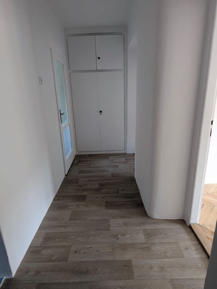 Pronájem bytu 3+1 65 m², Vrchlického, Roudnice nad Labem, Ústecký kraj Pronájem bytu 3+1 65 m², Vrchlického, Roudnice nad Labem, Ústecký kraj