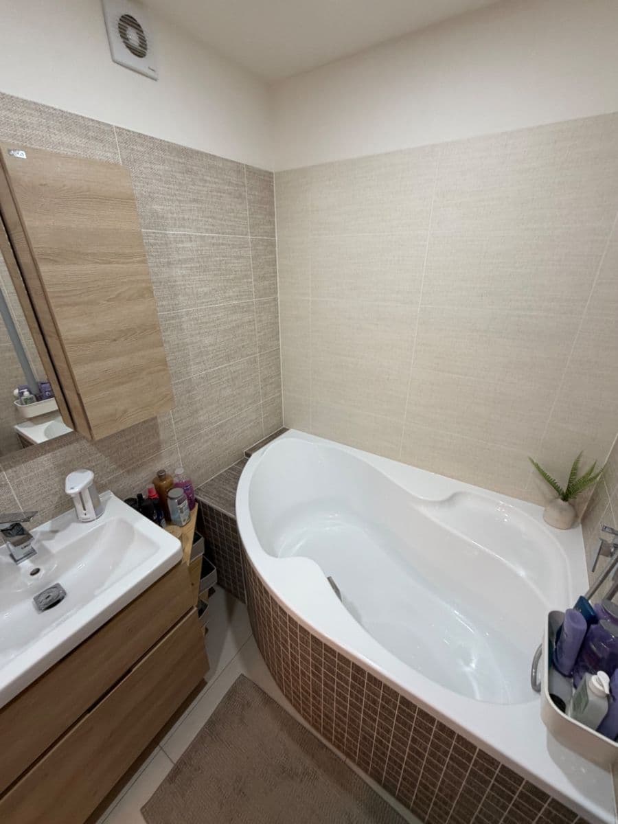 Pronájem bytu 3+kk 61 m², Feřtekova, Praha, Praha Pronájem bytu 3+kk 61 m², Feřtekova, Praha, Praha