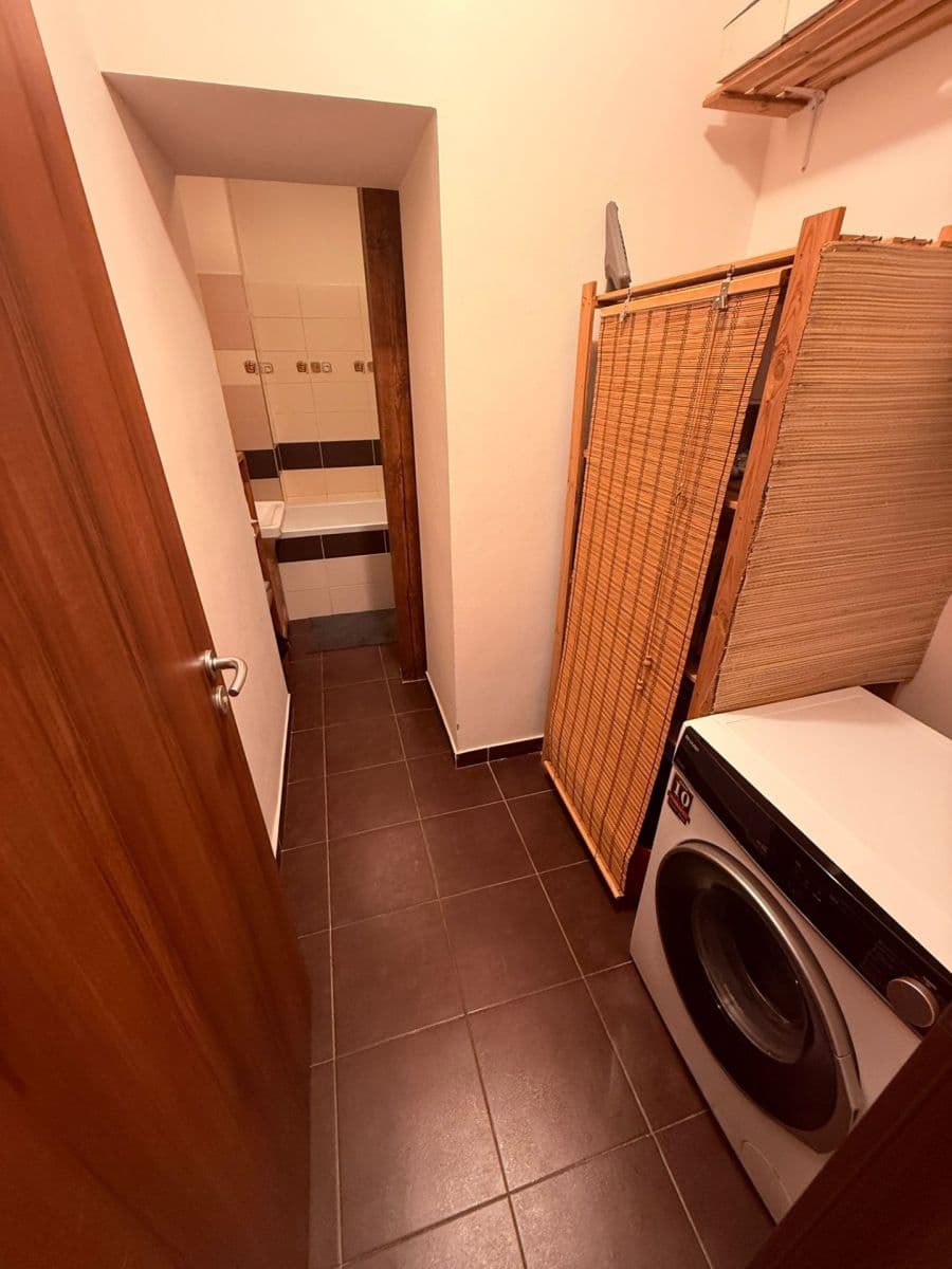 Prodej bytu 1+kk 38 m², Vosmíkových, Praha, Praha Prodej bytu 1+kk 38 m², Vosmíkových, Praha, Praha