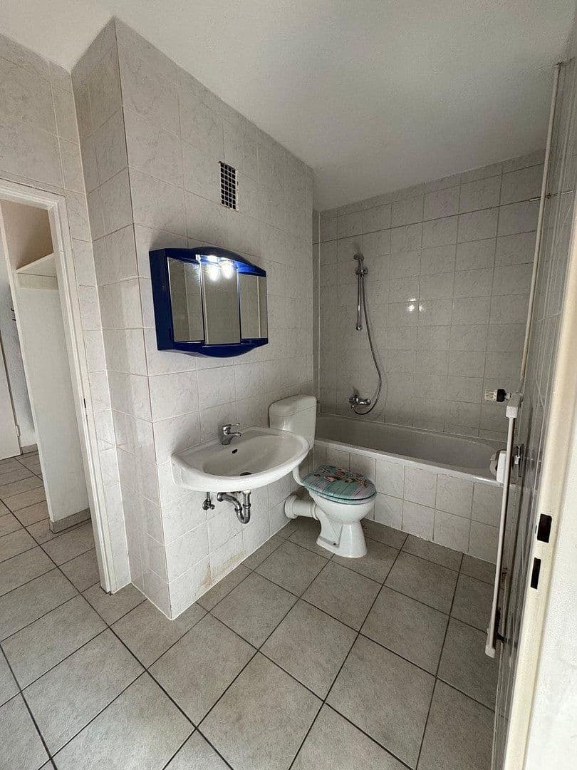 Pronájem bytu 2+1 54 m², Odenwaldstraße 11-13, Bensheim, Hessen Pronájem bytu 2+1 54 m², Odenwaldstraße 11-13, Bensheim, Hessen
