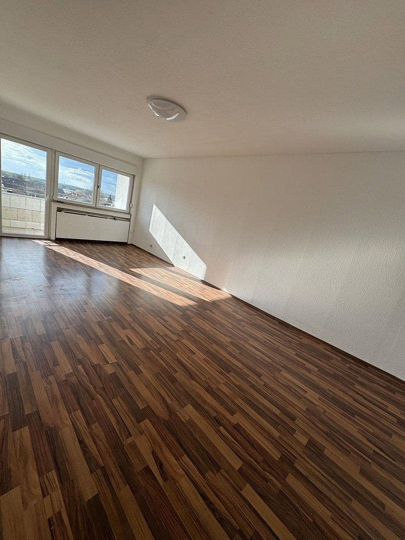 Pronájem bytu 2+1 54 m², Odenwaldstraße 11-13, Bensheim, Hessen Pronájem bytu 2+1 54 m², Odenwaldstraße 11-13, Bensheim, Hessen
