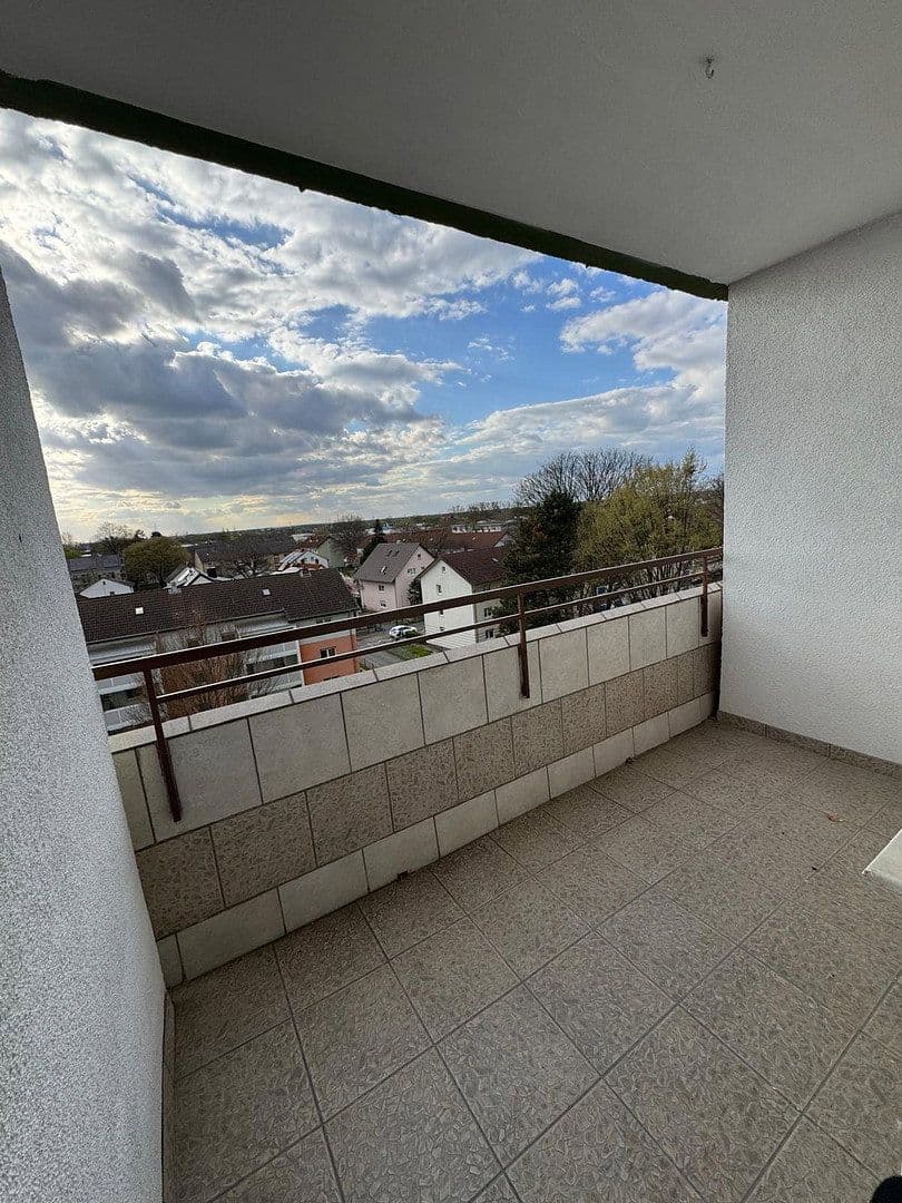 Pronájem bytu 2+1 54 m², Odenwaldstraße 11-13, Bensheim, Hessen Pronájem bytu 2+1 54 m², Odenwaldstraße 11-13, Bensheim, Hessen