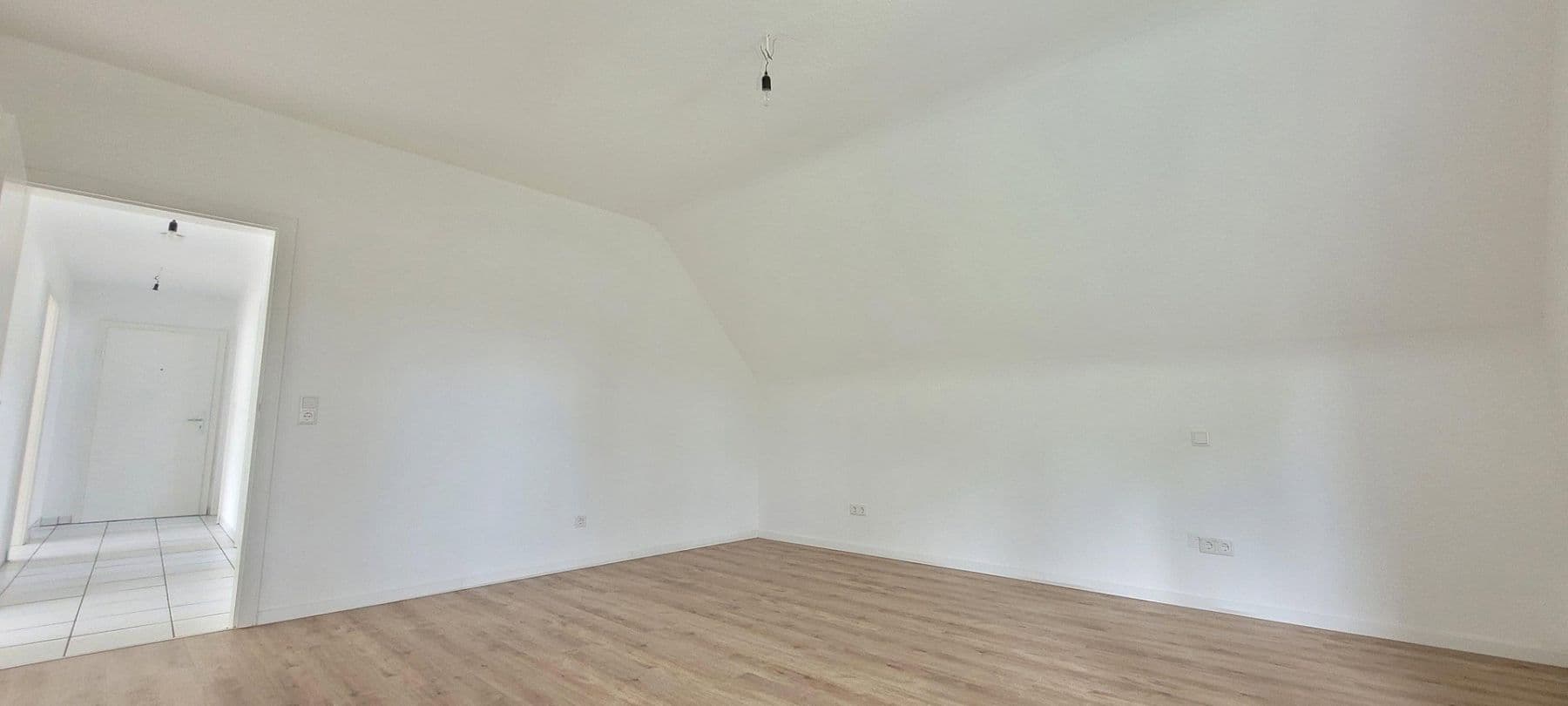 Pronájem bytu 3+1 79 m², Am Kriegermal 30, Wuppertal, Severní Porýní-Vestfálsko Pronájem bytu 3+1 79 m², Am Kriegermal 30, Wuppertal, Severní Porýní-Vestfálsko