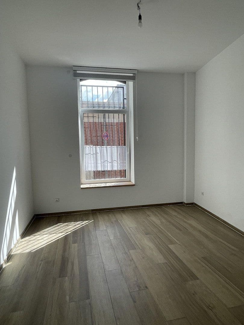 Pronájem bytu 3+1 90 m², Cáchy, Severní Porýní-Vestfálsko Pronájem bytu 3+1 90 m², Cáchy, Severní Porýní-Vestfálsko