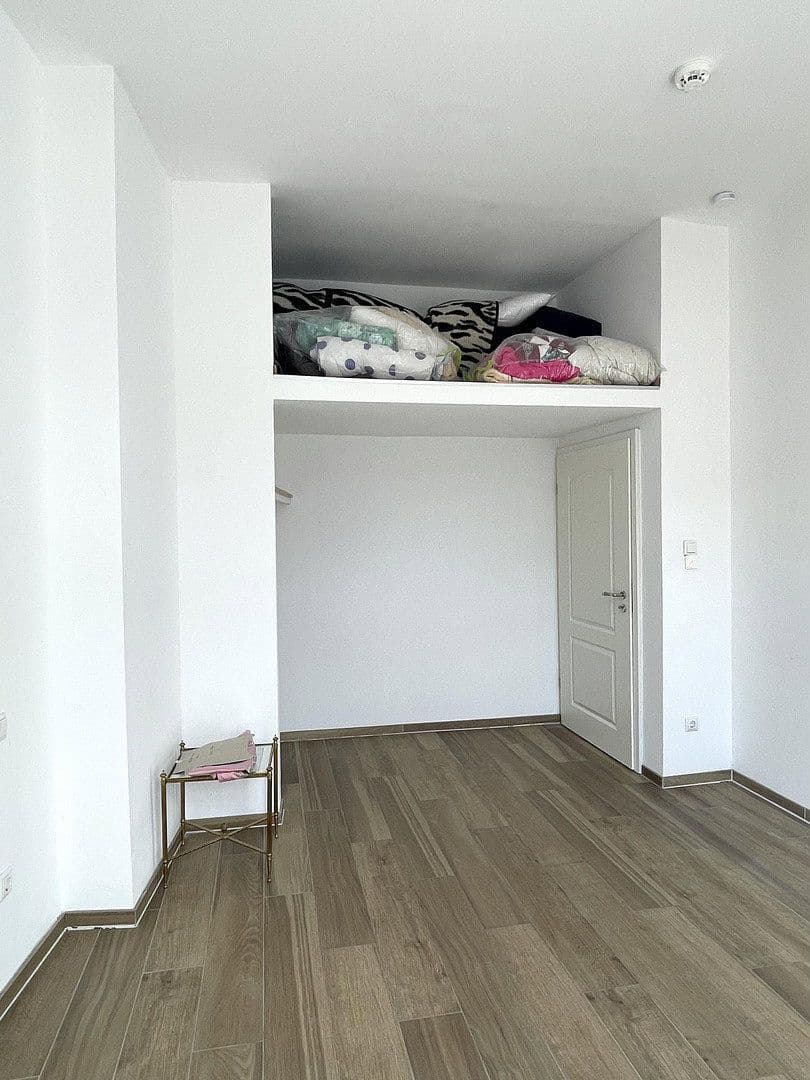 Pronájem bytu 3+1 90 m², Cáchy, Severní Porýní-Vestfálsko Pronájem bytu 3+1 90 m², Cáchy, Severní Porýní-Vestfálsko
