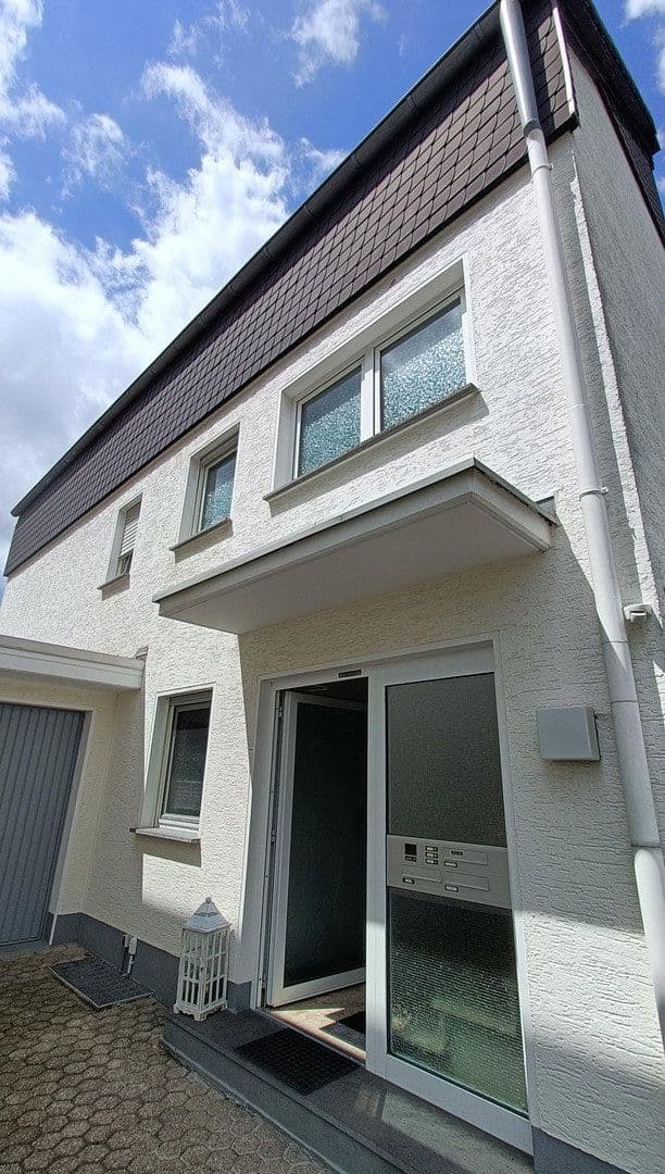 Pronájem bytu 2+1 58 m², Niederkassel, Severní Porýní-Vestfálsko Pronájem bytu 2+1 58 m², Niederkassel, Severní Porýní-Vestfálsko