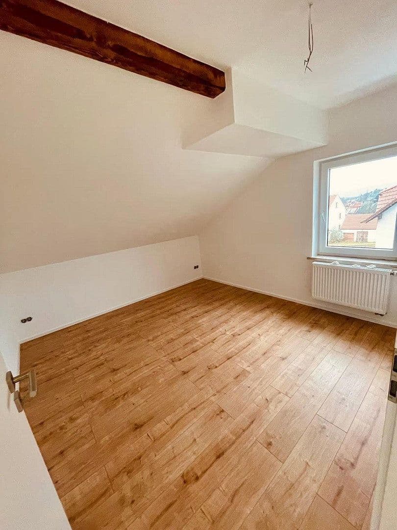 Pronájem bytu 3+1 75 m², Maxhütte-Haidhof, Bavorsko Pronájem bytu 3+1 75 m², Maxhütte-Haidhof, Bavorsko