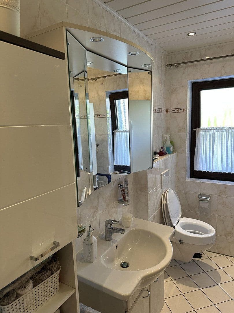 Prodej domu 270 m², pozemek 271 m², Ringstraße 89, Bendorf, Porýní-Falc Prodej domu 270 m², pozemek 271 m², Ringstraße 89, Bendorf, Porýní-Falc