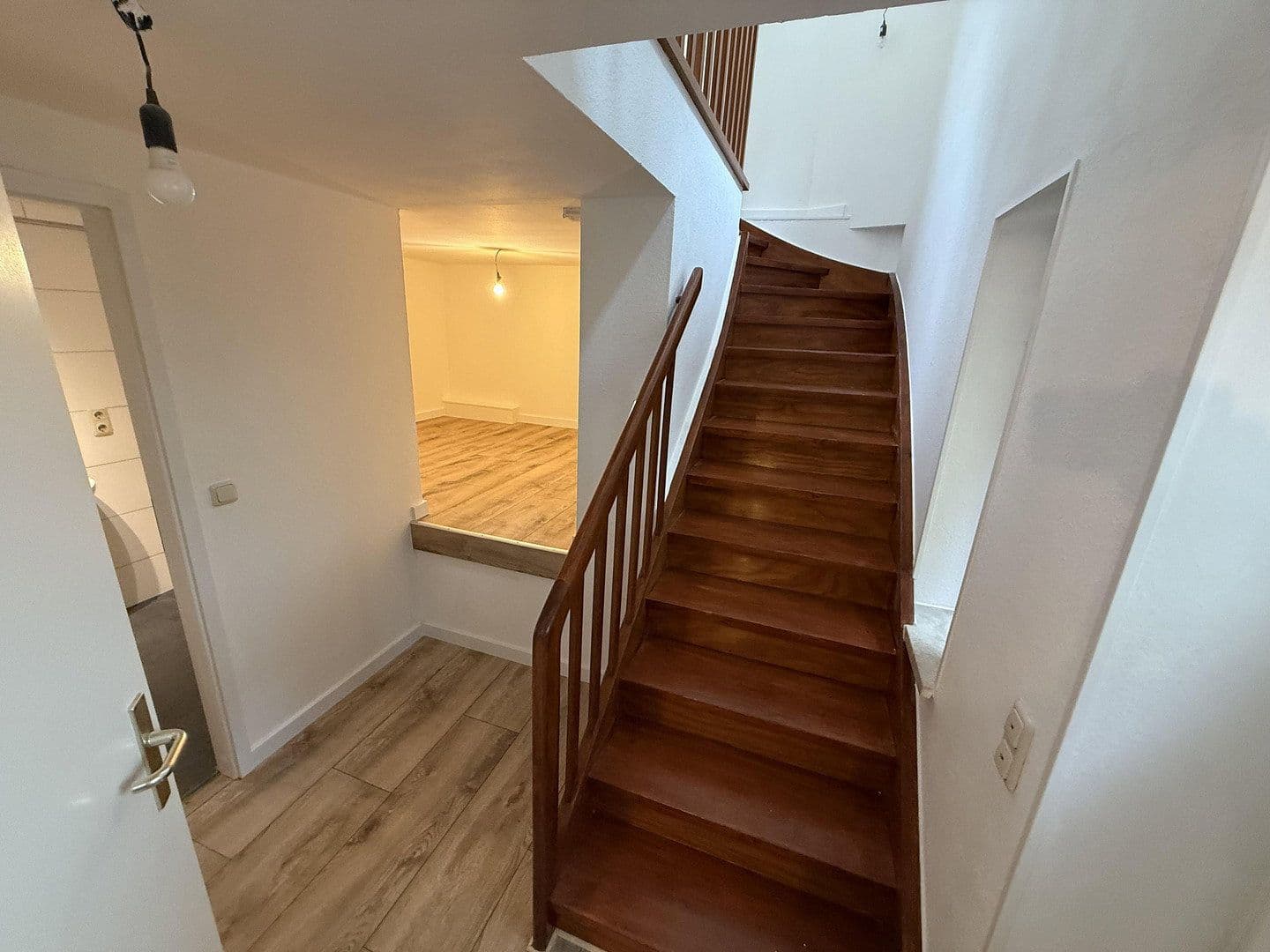 Pronájem bytu 5+1 89 m², Dönhoffstraße 7, Berlin, Berlín Pronájem bytu 5+1 89 m², Dönhoffstraße 7, Berlin, Berlín