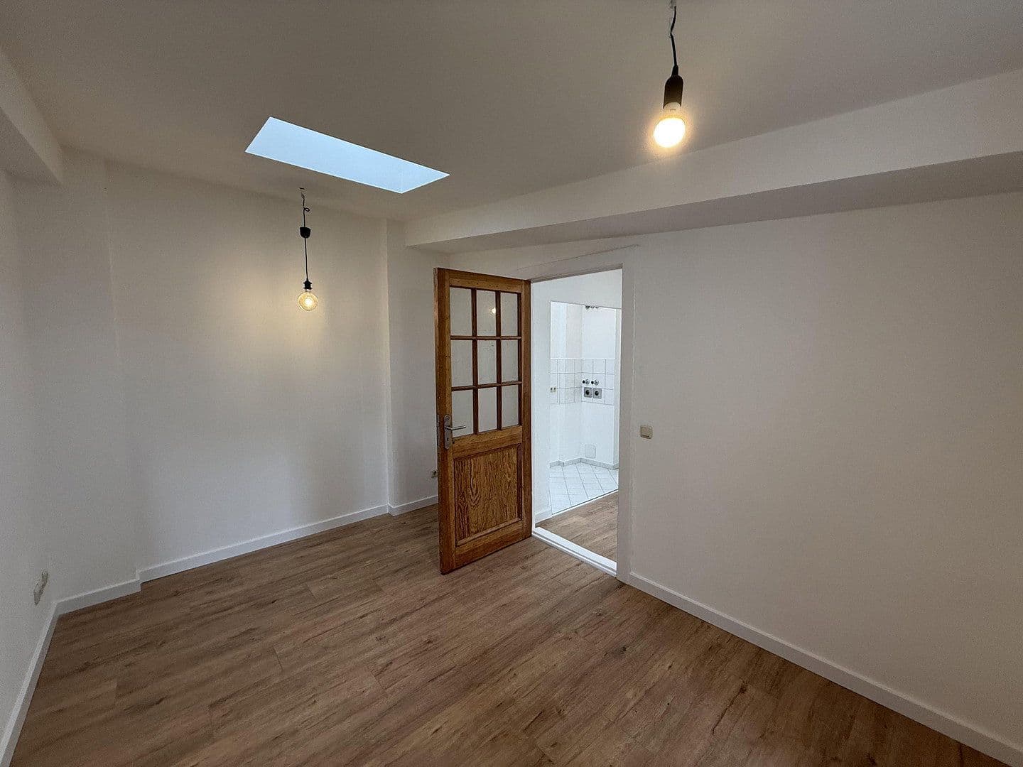 Pronájem bytu 5+1 89 m², Dönhoffstraße 7, Berlin, Berlín Pronájem bytu 5+1 89 m², Dönhoffstraße 7, Berlin, Berlín