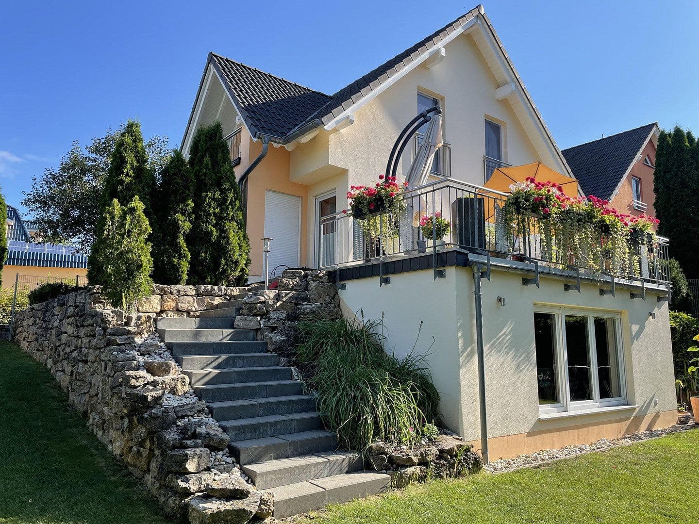 Prodej domu 130 m², pozemek 556 m², Arnstadt, Durynsko Prodej domu 130 m², pozemek 556 m², Arnstadt, Durynsko
