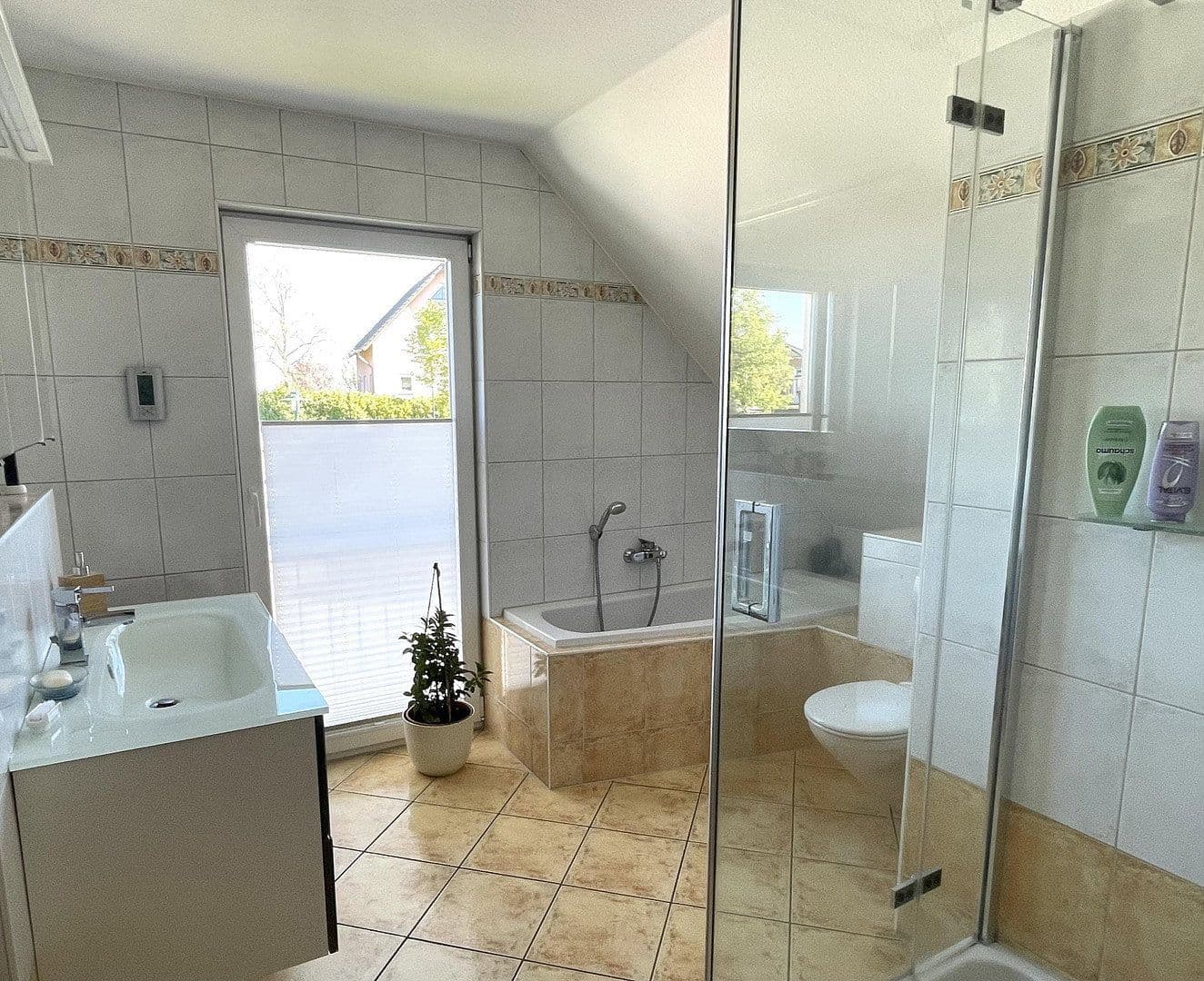 Prodej domu 130 m², pozemek 556 m², Arnstadt, Durynsko Prodej domu 130 m², pozemek 556 m², Arnstadt, Durynsko