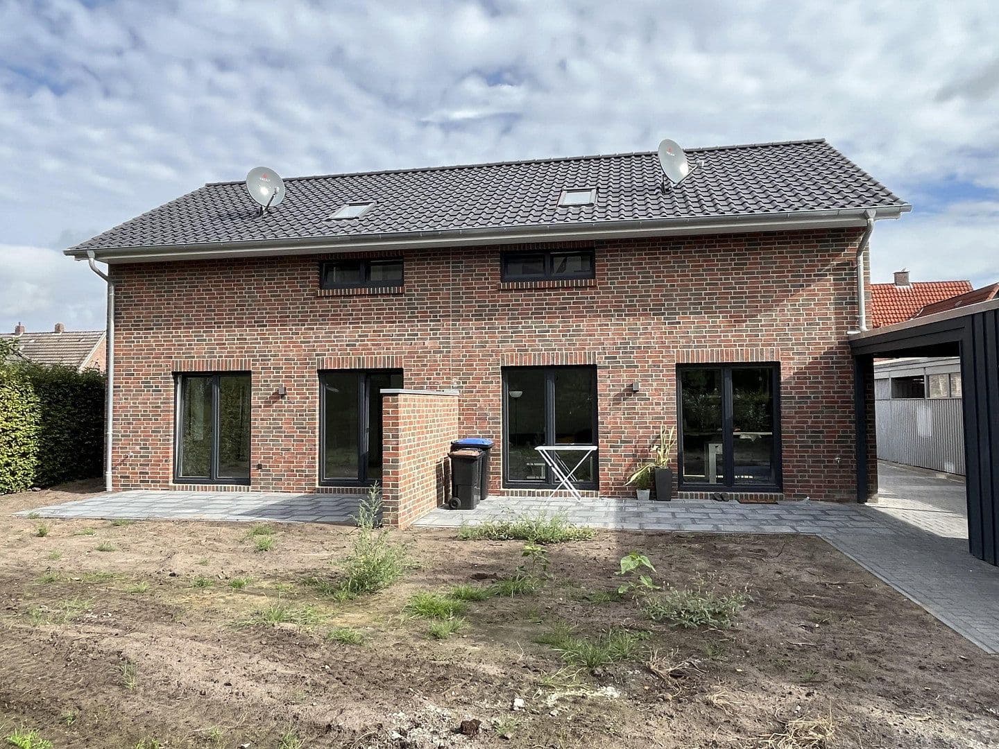Prodej domu 94 m², pozemek 300 m², Edewecht, Dolní Sasko Prodej domu 94 m², pozemek 300 m², Edewecht, Dolní Sasko