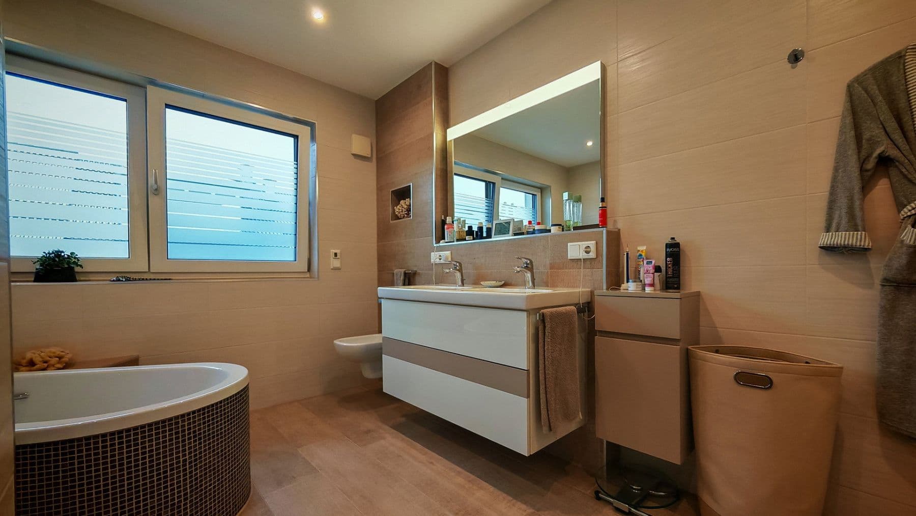 Prodej domu 125 m², pozemek 180 m², Altdorf bei Nürnberg, Bavorsko Prodej domu 125 m², pozemek 180 m², Altdorf bei Nürnberg, Bavorsko