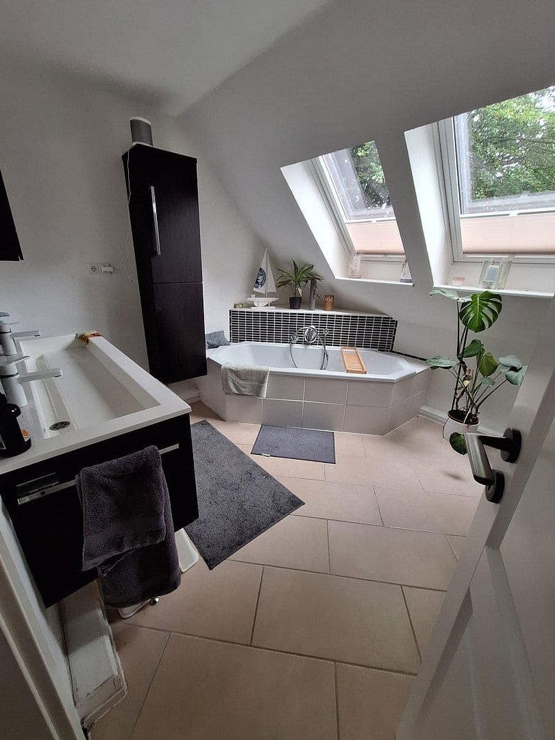 Prodej domu 106 m², pozemek 455 m², Saseler Straße 185, Hamburg, Hamburg Prodej domu 106 m², pozemek 455 m², Saseler Straße 185, Hamburg, Hamburg
