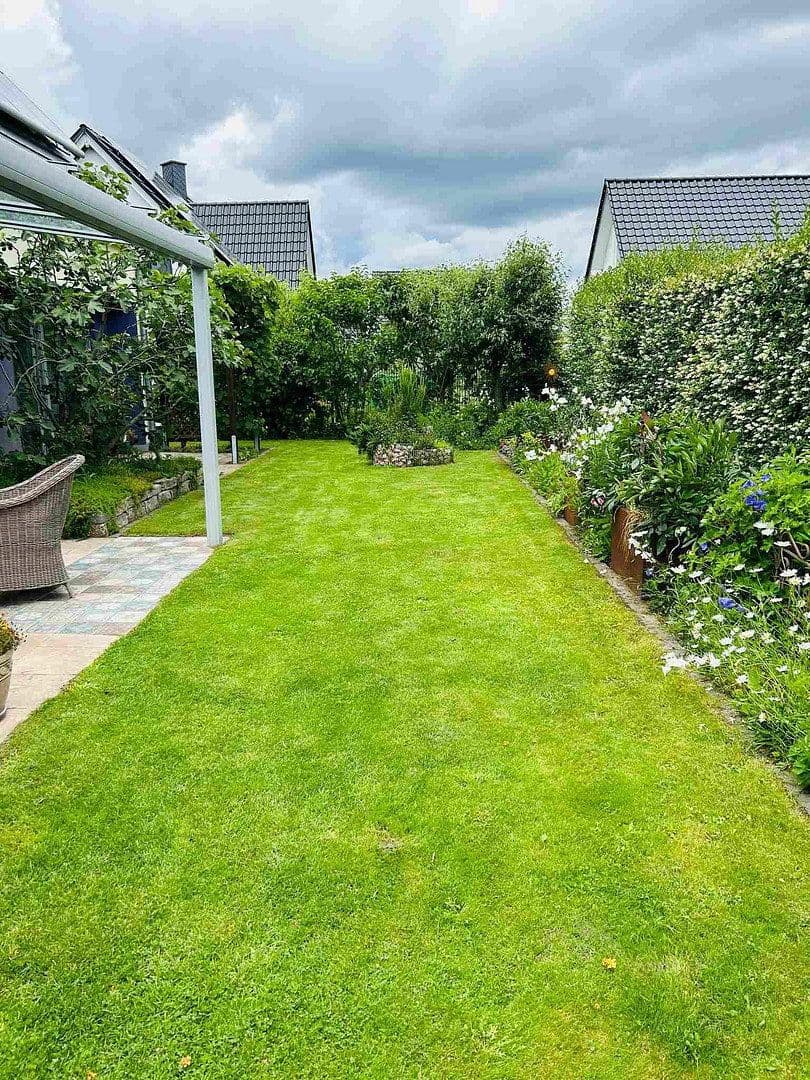 Prodej domu 183 m², pozemek 476 m², Gütersloh, Severní Porýní-Vestfálsko Prodej domu 183 m², pozemek 476 m², Gütersloh, Severní Porýní-Vestfálsko