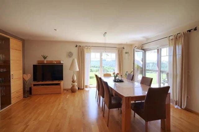 Prodej domu 146 m², pozemek 2.000 m², Rascheid, Porýní-Falc Prodej domu 146 m², pozemek 2.000 m², Rascheid, Porýní-Falc
