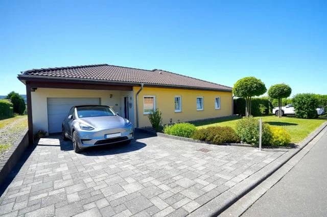 Prodej domu 146 m², pozemek 2.000 m², Rascheid, Porýní-Falc Prodej domu 146 m², pozemek 2.000 m², Rascheid, Porýní-Falc