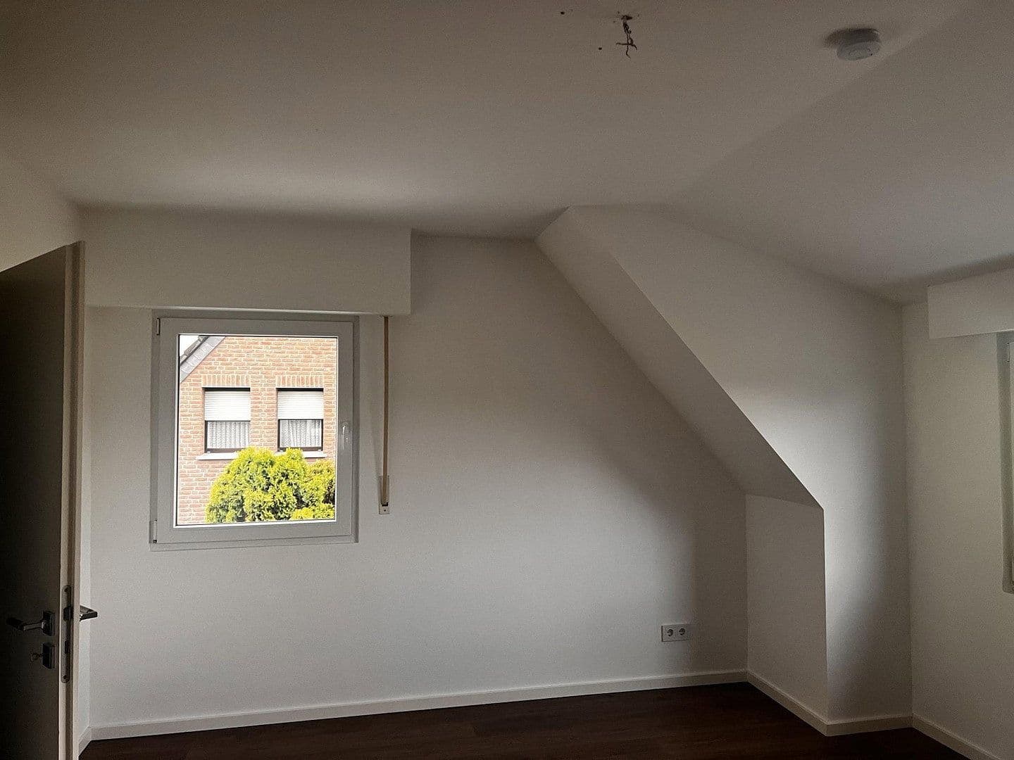 Prodej bytu 3+1 99 m², Leverkusen, Severní Porýní-Vestfálsko Prodej bytu 3+1 99 m², Leverkusen, Severní Porýní-Vestfálsko