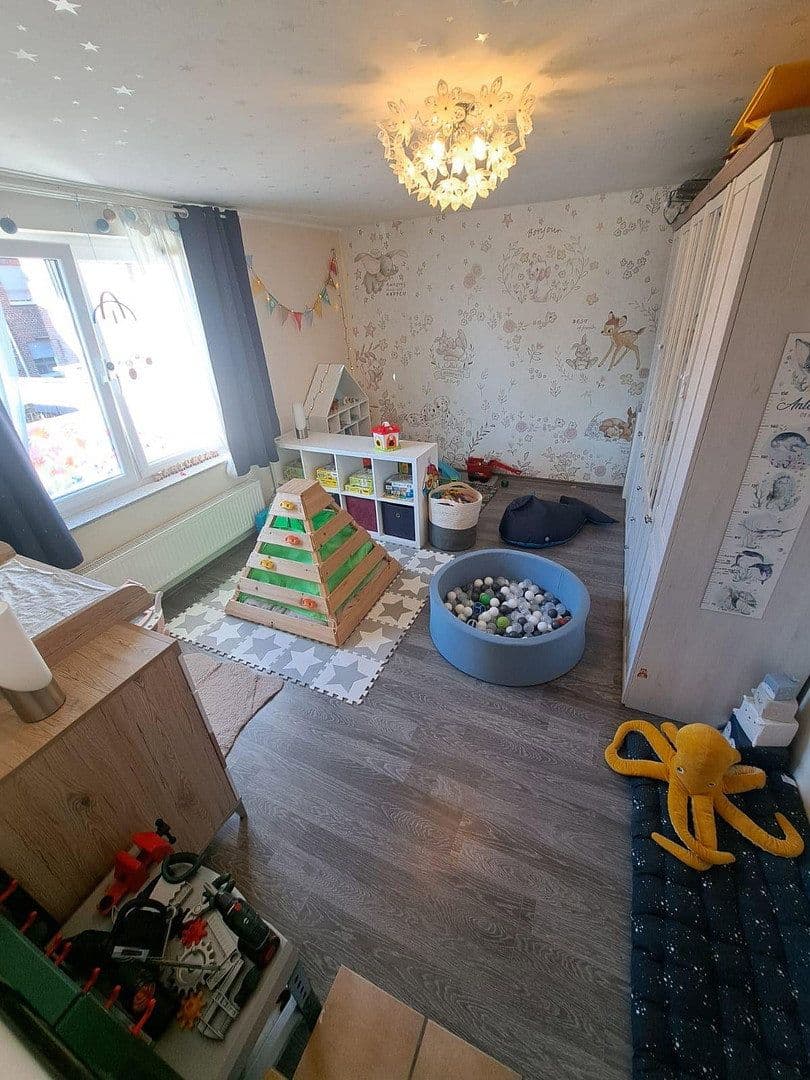 Prodej domu 154 m², pozemek 236 m², Alsdorf, Severní Porýní-Vestfálsko Prodej domu 154 m², pozemek 236 m², Alsdorf, Severní Porýní-Vestfálsko