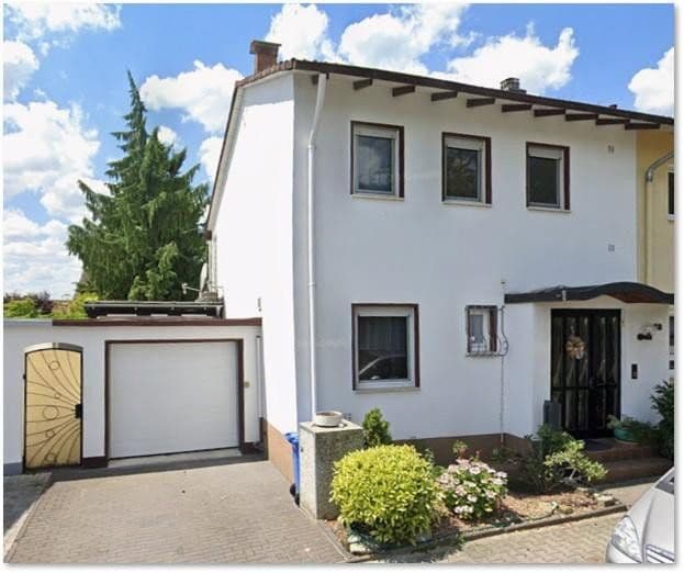 Prodej domu 110 m², pozemek 324 m², Schwalbach am Taunus, Hessen Prodej domu 110 m², pozemek 324 m², Schwalbach am Taunus, Hessen