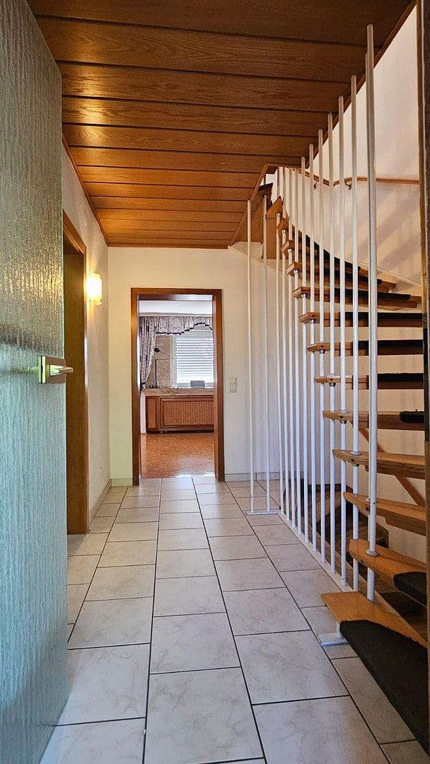 Prodej domu 110 m², pozemek 324 m², Schwalbach am Taunus, Hessen Prodej domu 110 m², pozemek 324 m², Schwalbach am Taunus, Hessen
