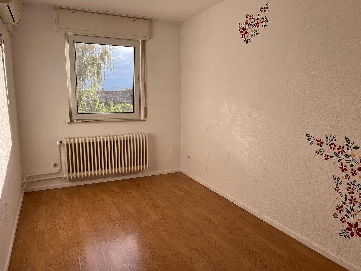 Prodej domu 110 m², pozemek 324 m², Schwalbach am Taunus, Hessen Prodej domu 110 m², pozemek 324 m², Schwalbach am Taunus, Hessen