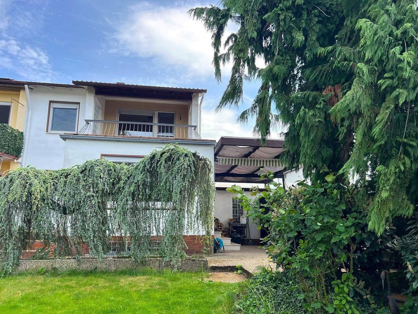 Prodej domu 110 m², pozemek 324 m², Schwalbach am Taunus, Hessen Prodej domu 110 m², pozemek 324 m², Schwalbach am Taunus, Hessen